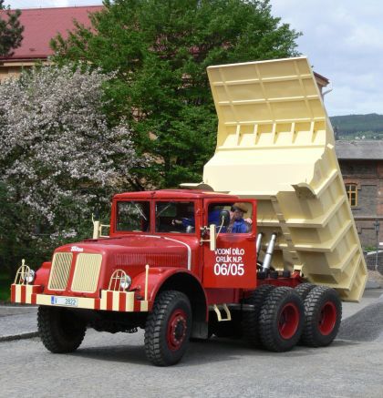 Sbírka vozidel Milana Horky obsahuje i horský autobus Tatra 500HB.