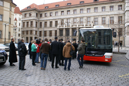 S výsledky tendru na nové autobusy pro Prahu a autobusem SOR NB 12