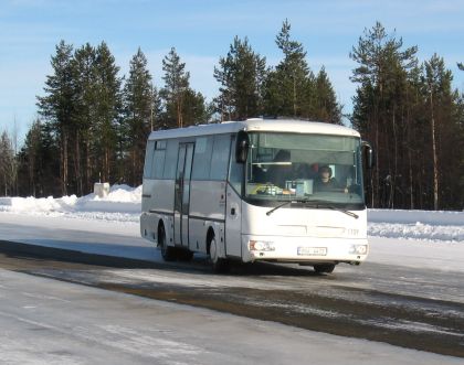 Zimní testování systémů EBS a ESC autobusu SOR C 9,5 nedaleko polárního kruhu.