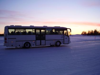 Zimní testování systémů EBS a ESC autobusu SOR  C 9,5 nedaleko polárního kruhu.
