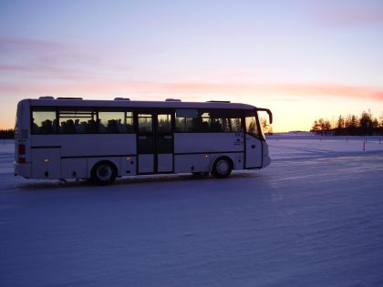 Zimní testování systémů EBS a ESC autobusu SOR C 9,5 nedaleko polárního kruhu.