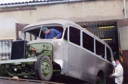 Bilanský  autobus Praga RND odjel ze Zahnašovic do DSZO na lakování.