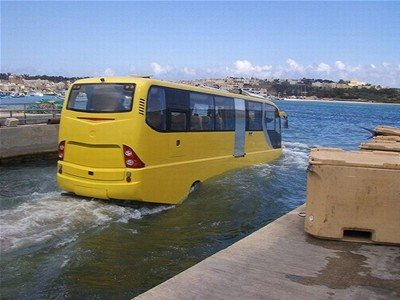 BUSportál SK: Na Malte vyvinuli obojživelný autobus