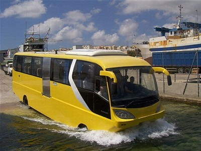 BUSportál SK: Na Malte vyvinuli obojživelný autobus