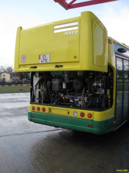 Kloubové Citelisy pro Košice tankovaly u plničky CNG FTL Prostějov.