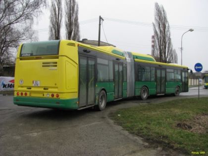 Kloubové Citelisy pro Košice tankovaly u plničky CNG FTL Prostějov.