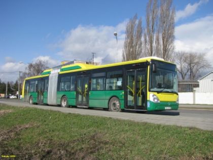 Kloubové Citelisy pro Košice tankovaly u plničky CNG FTL Prostějov.
