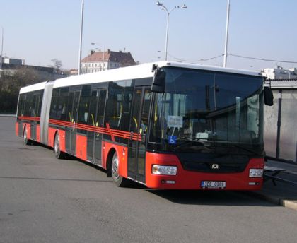Zeptali jsme se na autobus SOR NB18, který  zachytila Galerie autobusů