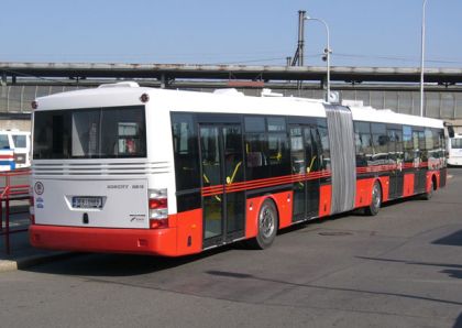 Zeptali jsme se na autobus SOR NB18, který zachytila Galerie autobusů