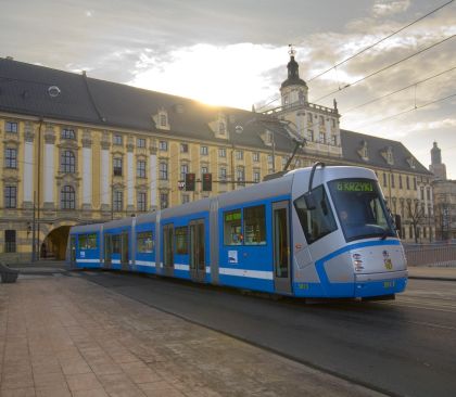 Primátor Wroclawi podepsal smlouvu o dodávce 28 obousměrných  tramvají ŠKODA 19T
