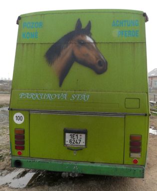 Objektivem čtenáře BUSportálu: Přestavba sedmičkové Karosy na koněbus.