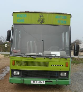 Objektivem čtenáře BUSportálu: Přestavba sedmičkové Karosy na koněbus.