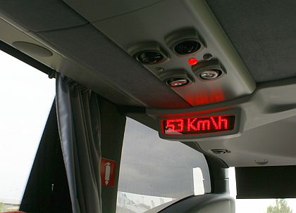 Dvě zajímavé novinky - autobusy Scania byly tento týden k dispozici novinářům