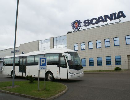 Nadčasový autobus SCANIA Irizar i4 L v testovací verzi projíždí Evropou.