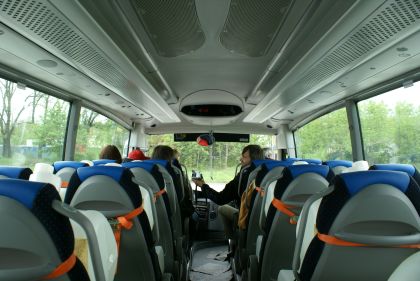 Nadčasový autobus SCANIA Irizar i4 L v testovací verzi projíždí Evropou.