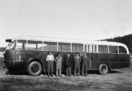 Hádanka. Dokážete určit, kdo autobus vyrobil a ve kterém roce ?