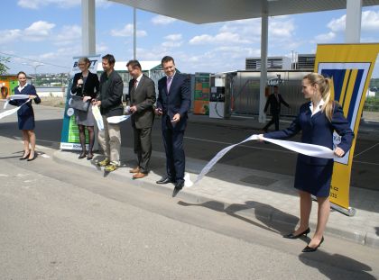 Pražská plynárenská otevřela třetí plnicí stanici CNG - největší v ČR -