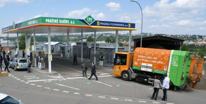 Pražská plynárenská otevřela třetí plnicí stanici CNG - největší v ČR -