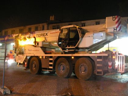 Bourání části lávky na Florenci. Večer na Velký pátek byla demontována