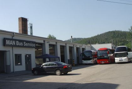 Servis autobusů zn. MAN a Neoplan v ČSAD Tišnov.