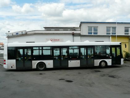 Veolia Transport Praha provozuje nízkopodlažní autobus SOR NB 12 City