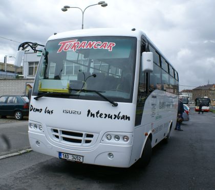 Midibus Isuzu Turquoise Class II bylo možno vidět 11.6.2009 na CAN v Plzni.