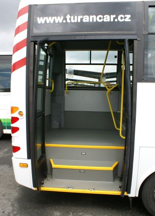 Midibus Isuzu Turquoise Class II bylo možno vidět 11.6.2009 na CAN v Plzni.