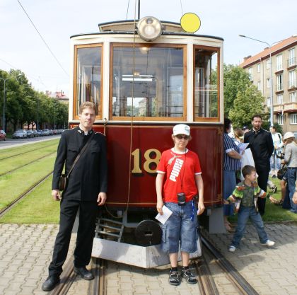 110 let veřejné Dopravy v Plzni: Tramvají ev.c. 18 'Křižík' se svezly