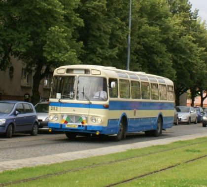 110 let veřejné dopravy v Plzni. 27.6.2009 u vozovny na konečné na Slovanech