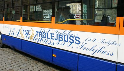 110 let veřejné dopravy v Plzni: Rendez-vous u andělíčka - Škoda 26 a 24 Tr.