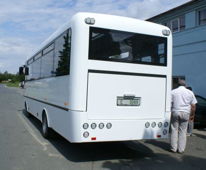 10.7.2009 představil KARS v Dolních Bučicích nový midibus ALMA
