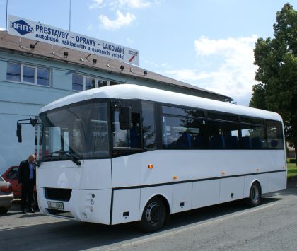 10.7.2009 představil KARS v Dolních Bučicích nový midibus ALMA