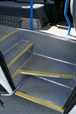 10.7.2009 představil KARS v Dolních Bučicích nový midibus ALMA