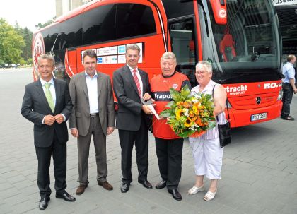 Autobus klubu Eintracht Frankfurt Mercedes-Benz Travego M s Active Brake Assist