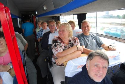 Zajímavá nástavba: Obytná Karosa se zájezdem českých turistů v Rize