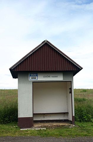 Zastávkománie: Čekárny z Krušných hor  i s železniční a zahraniční
