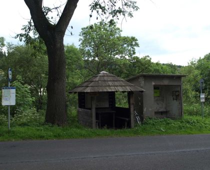 Zastávkománie: Čekárny z Krušných hor  i s železniční a zahraniční