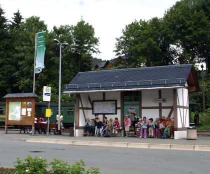 Zastávkománie: Čekárny z Krušných hor  i s železniční a zahraniční