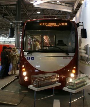 UITP Vienna 2009: Trolejbus 42003A běloruského výrobce Belkommunmash s německým