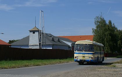 Nedělní poledne v regionálním muzeu dopravy ve Strašicích.