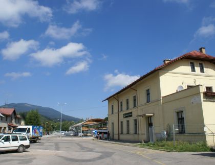 Ve Svobodě nad Úpou vyrůstá unikátní autobusové nádraží.