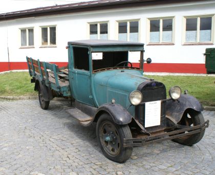 Ze dne otevřených dveří ZDAR Žďár I. Sbírka užitkových historických vozidel