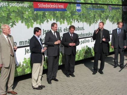 Ze slavnostního uvedení do zkušebního provozu autobusu Scania Omni Link Ethanol,