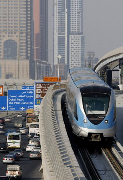 UITP vítá první linku metra v Dubaji, místě příštího kongresu UITP 2011.