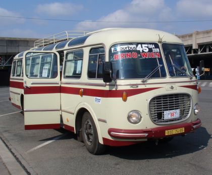 Brněnská Škoda 706 RTO LUX společnosti Tourbus je stále v kondici.