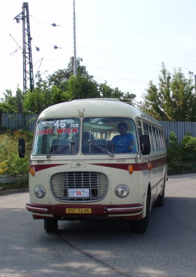 Brněnská Škoda 706 RTO LUX společnosti Tourbus je stále v kondici.