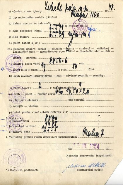 Praga NDO. Pro sokolský slet v roce 1948 byl vyroben nedávno vyproštěný