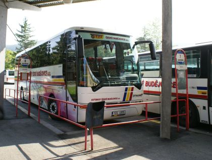 Autobusy s věkovým  průměrem 6.5  let provozuje společnost ČSAD AUTOBUSY 