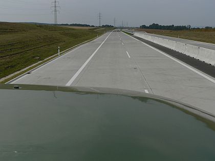 Slavnostního otevření úseku dálnice Mořice -  Kojetín se zúčastnila Praga RND,  