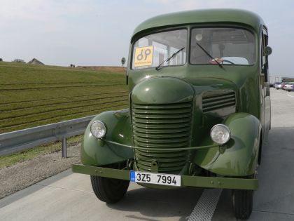 Slavnostního otevření úseku dálnice Mořice -  Kojetín se zúčastnila Praga RND,  